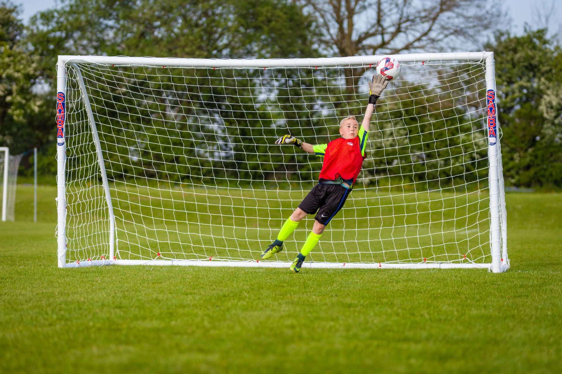 SAMBA 12ft x 6ft Match Football Goal with Carry Bag