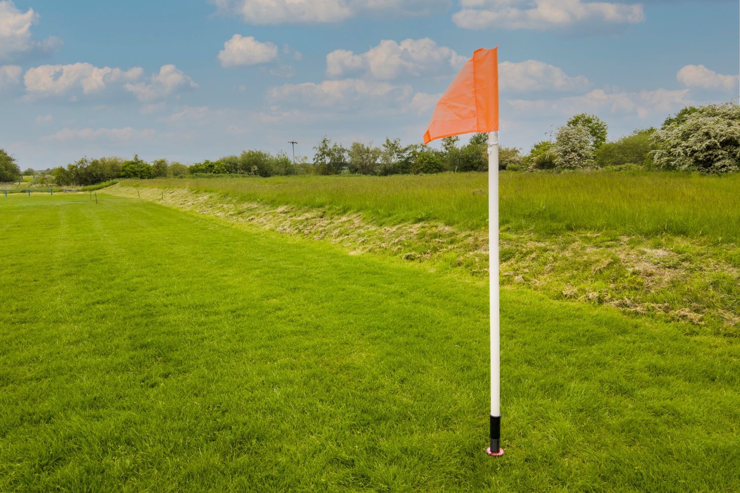 Professional Set of 4 Spring Loaded Corner Poles, Including flag